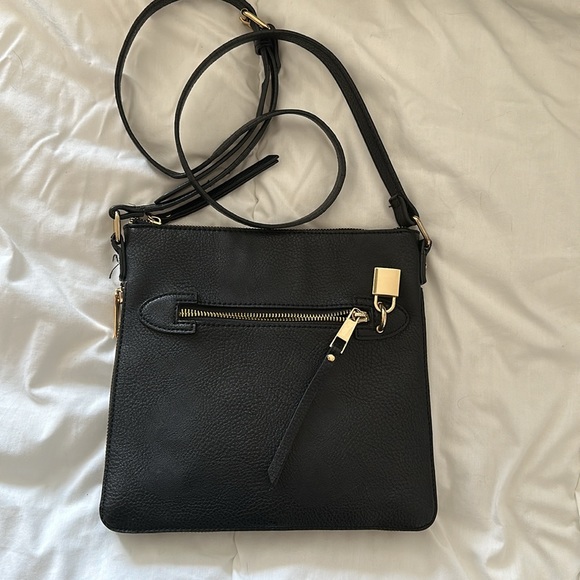 Aldo messenger bag with expandable zipper - Picture 8 of 8